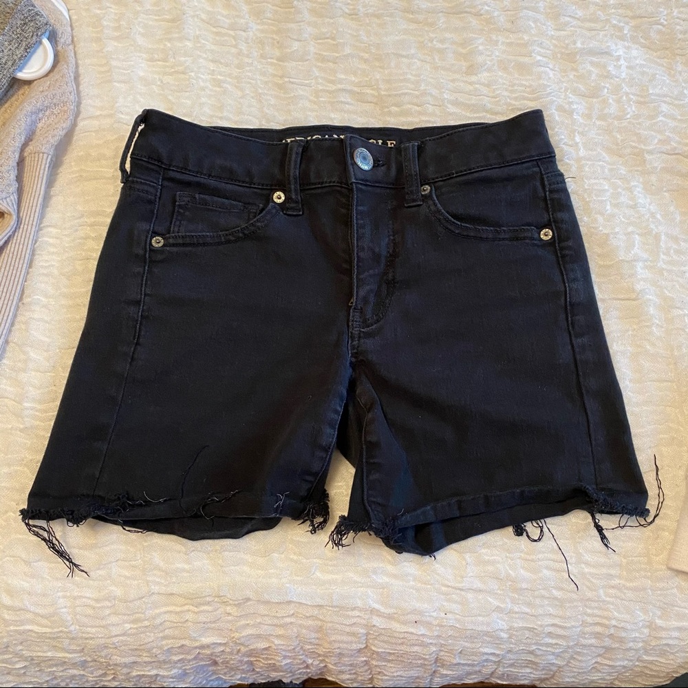 ❌SOLD❌ AEO DISTRESSED BLACK JEAN SHORTS